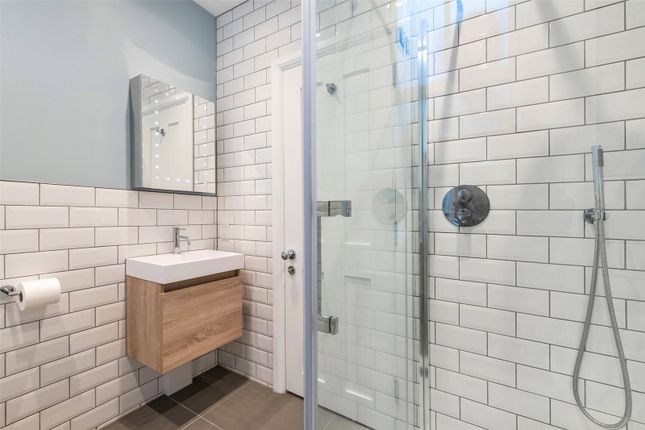 Flat for sale in Vera Road, London