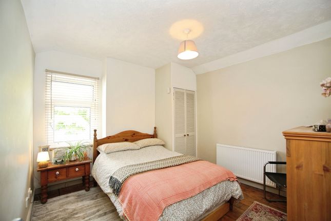 18, Clyngwyn Road, Treorchy photo 2