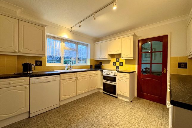 20, Larkshill Close, New Milton photo 3