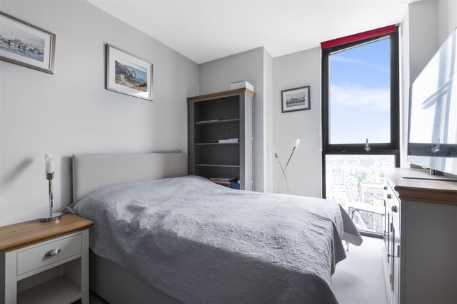 5, Flat 56, Tidemill Square, London photo 4