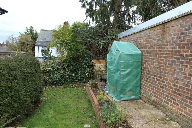 101a, Farnborough Road, Farnham photo 3