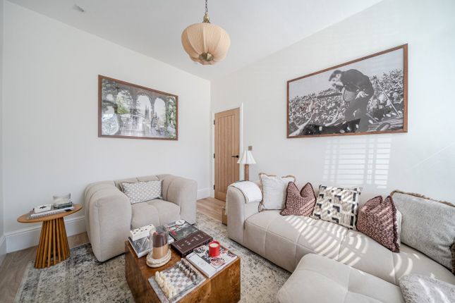 15, Oakhill Place, London photo 4
