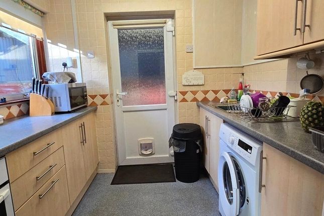 12, Fair Isle Drive, Warwickshire photo 4