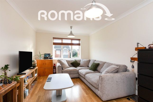 4, Swift Court, Fleet photo 3