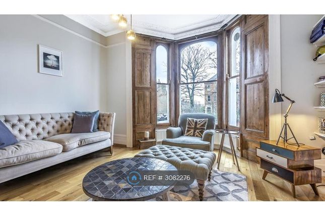 Flat, London photo 3