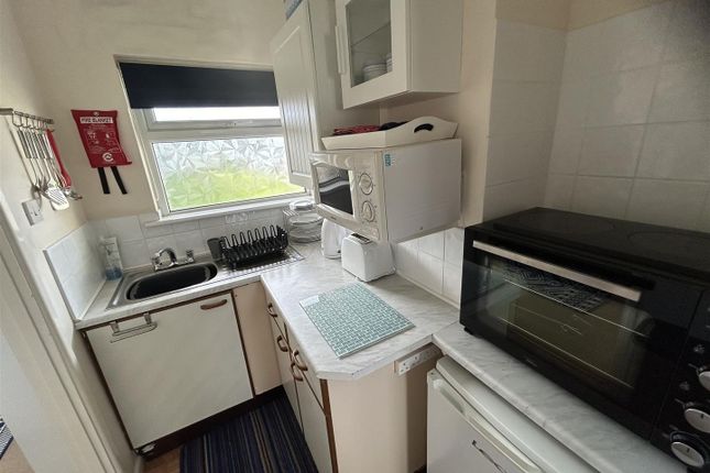 The Burrow, 2 Trevelyan Holiday Homes, Predannack, The Lizard photo 5