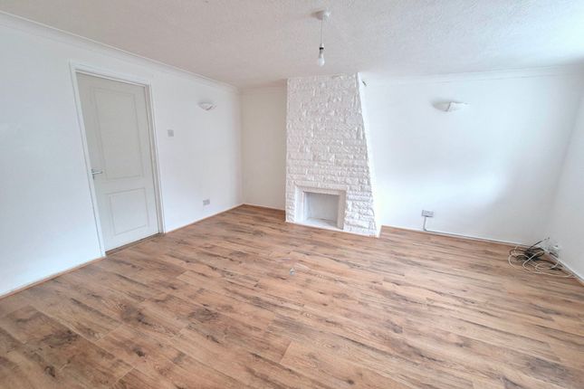 100 Great Mistley, Basildon photo 2
