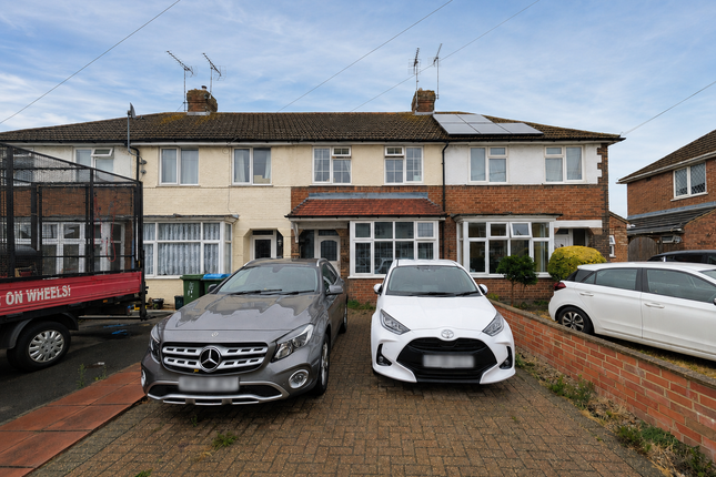 3-bed house on 13, Aylesbury, £1,750/mo