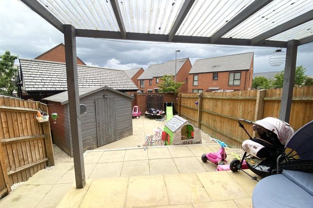 10, Bolt Lane, Telford photo 4