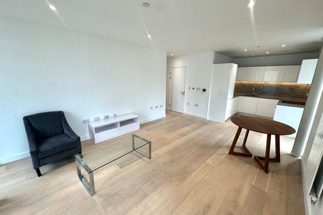 114a Caravel House, Royal Crest Avenue, London photo 4