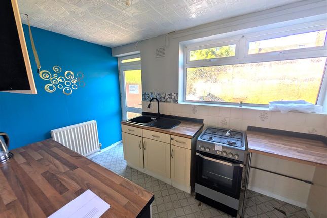 84, Nestor Grove, Hull photo 4