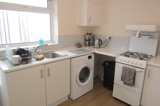 40, Sycamore Way, Frinton-on-Sea photo 3