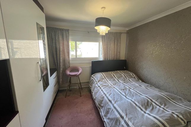 9, Opossum Way, Hounslow photo 5