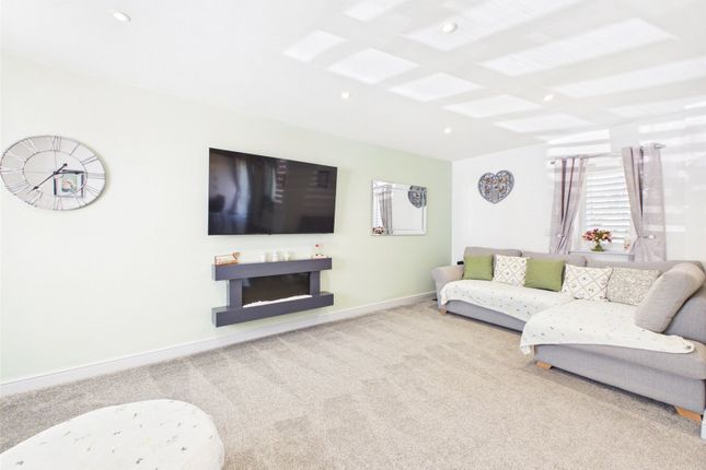 61, Broad Acre Road, Gloucestershire photo 3