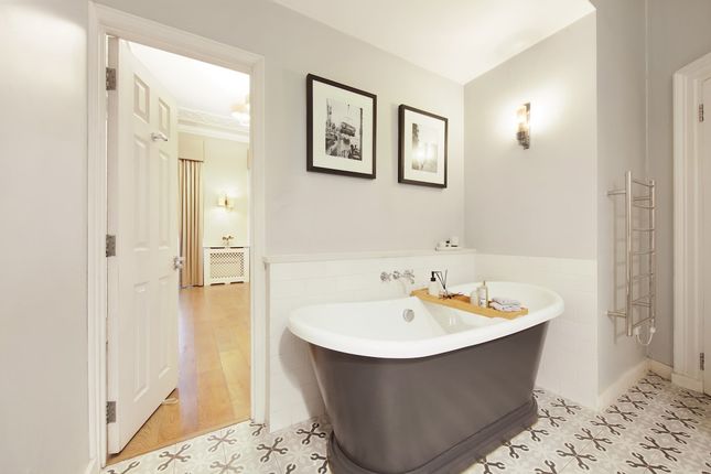 13 Hertford Street, London photo 5