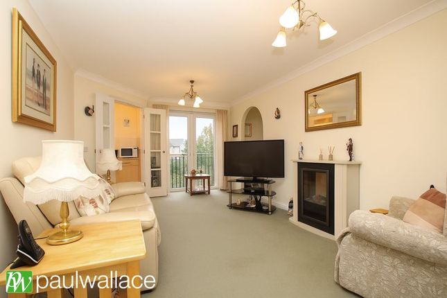 35 Benstede Court, Brocket Road, Hoddesdon photo 2