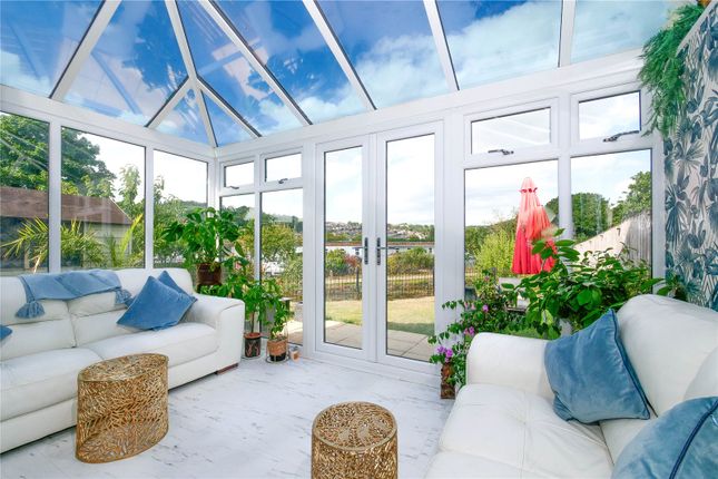70, Cygnet Way, West Yorkshire photo 3