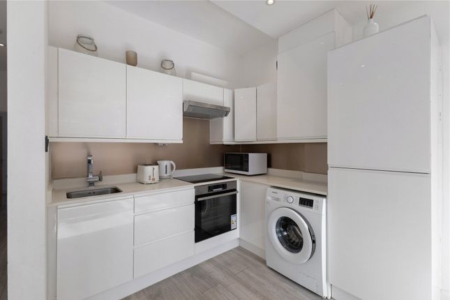 Flat 1, 180, Southfield Road, London photo 3
