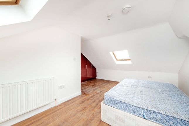 Pearcroft Road, London photo 2