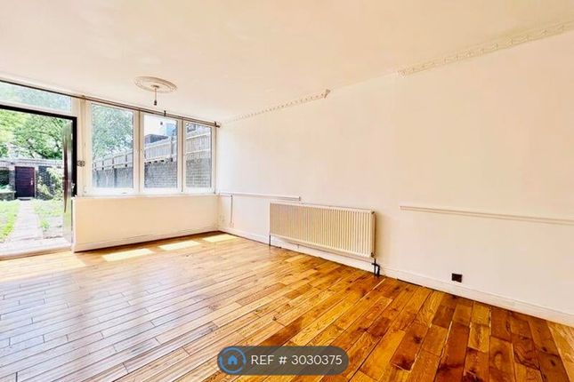 Flat, Stangate Royal St, London photo 4