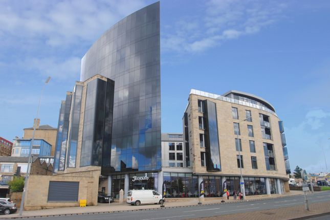 Thumbnail Flat to rent in The Gatehaus, Leeds Road, Bradford, West Yorkshire