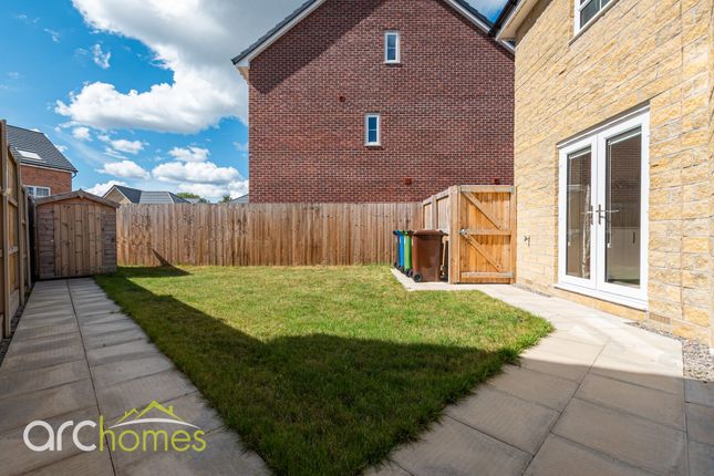 72 Longwall Drive, Wigan photo 4