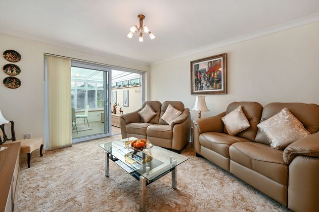 168 Lynwood, Folkestone photo 2