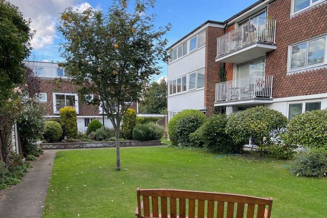 Thumbnail Flat for sale in Tower Street, Chichester