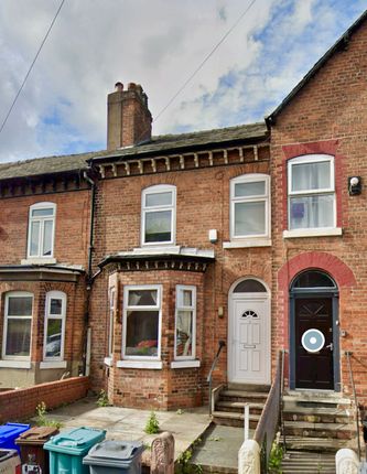 A Charming Traditional Terraced Brick House Featur...