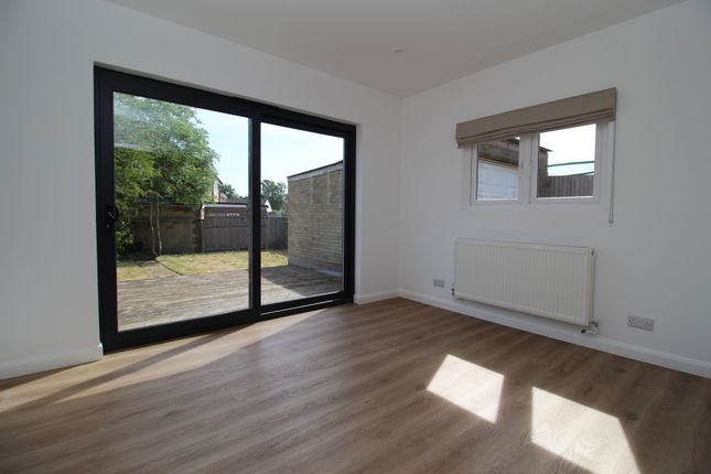1 Lewry Close, Southampton photo 4
