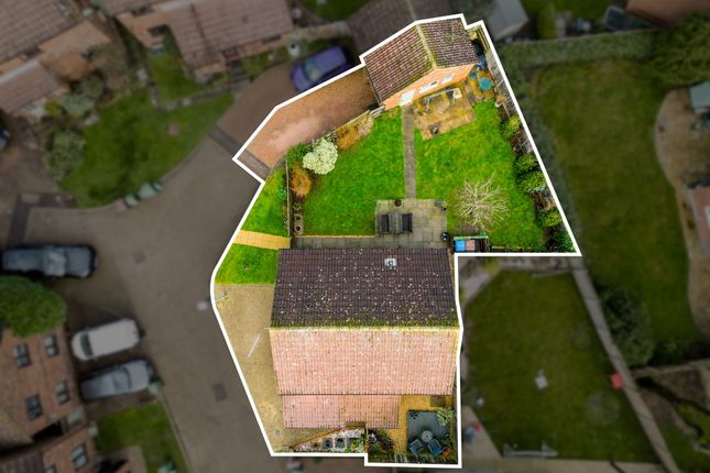 8 Nan Aires, Aylesbury photo 4