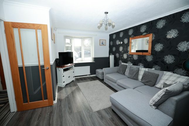 56, Kingfisher Drive, Birmingham photo 4