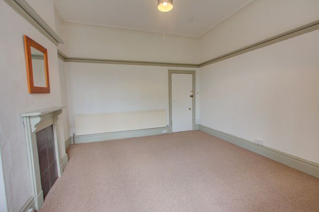 Flat for sale in Springfield Road, Clarendon Park, Leicester