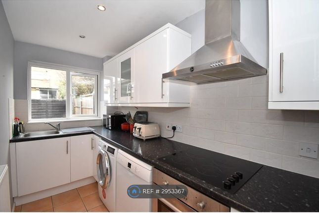 Framlingham Grove, Kenilworth photo 3