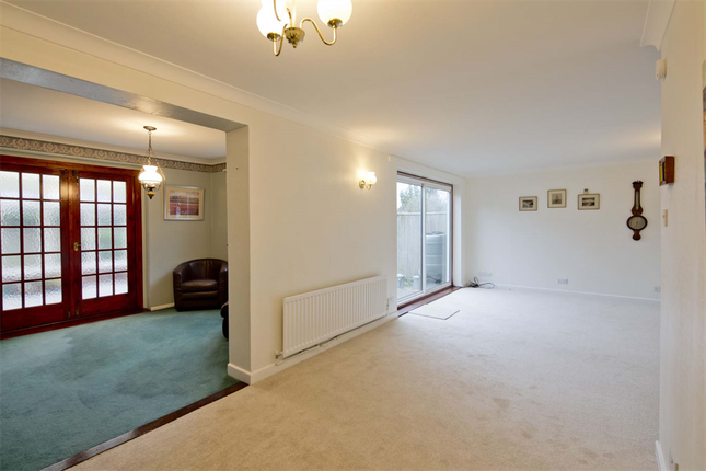21 West Chiltern, Woodcote photo 3