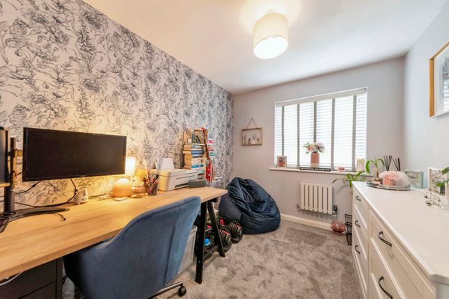 End terrace house for sale in Medway Avenue, Grantham