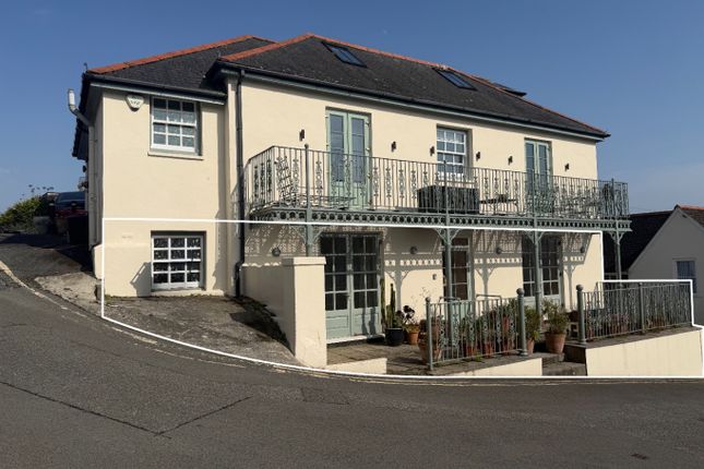 Lower Bohella House, The Square, Truro photo 3