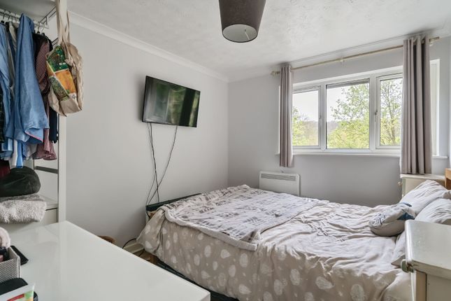 Flat for sale in London Road, High Wycombe