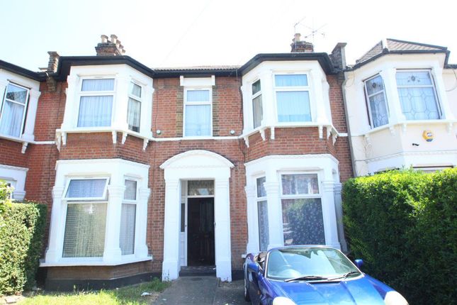 Thumbnail Studio to rent in Wellwood Road, Seven Kings, Ilford