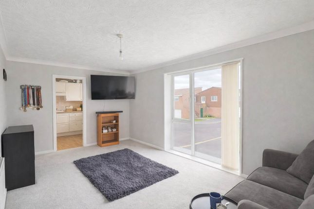 41, Pennine Gardens, Weston-super-Mare photo 4