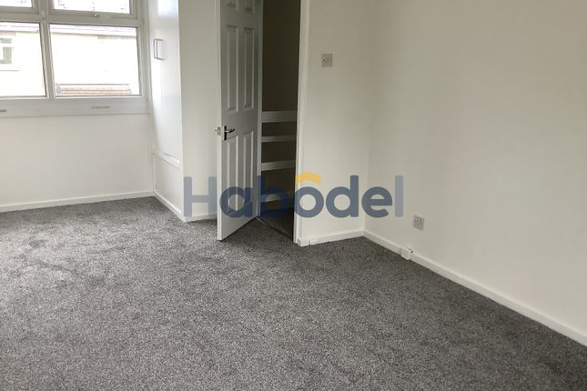 3 Sedgebrook Gardens, Ormesby, Middlesbrough photo 4