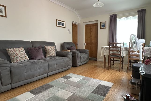 11, Samuels Road, Cwmllynfell photo 3
