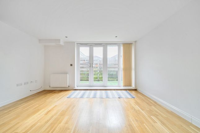 Flat 9, The Grove,, Headley Road, Hindhead photo 2