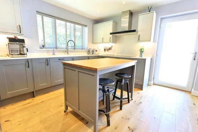 35, Montserrat Rise, Torquay photo 4