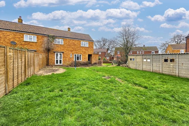 24 Falmouth Place, Five Oak Green photo 2
