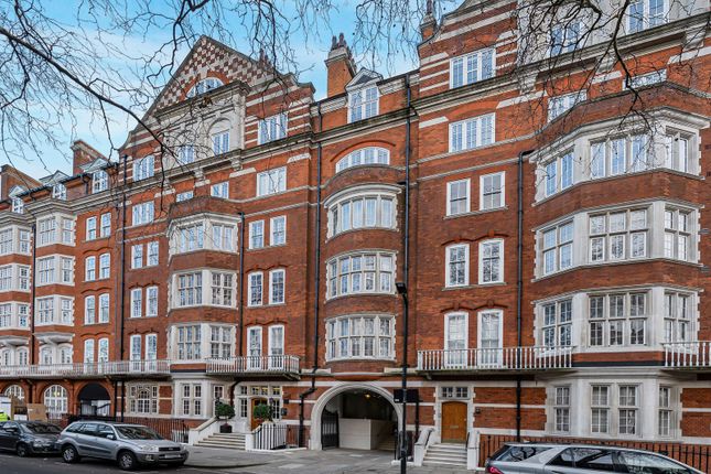 2-bed flat on Flat 63, Bedford Court Mansions,, Bedford Avenue, London, £1,250,000