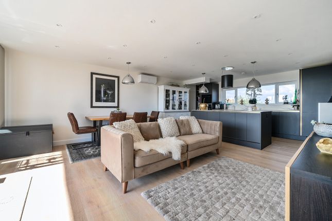 7, Sandy Beach Estate, Hampshire photo 3