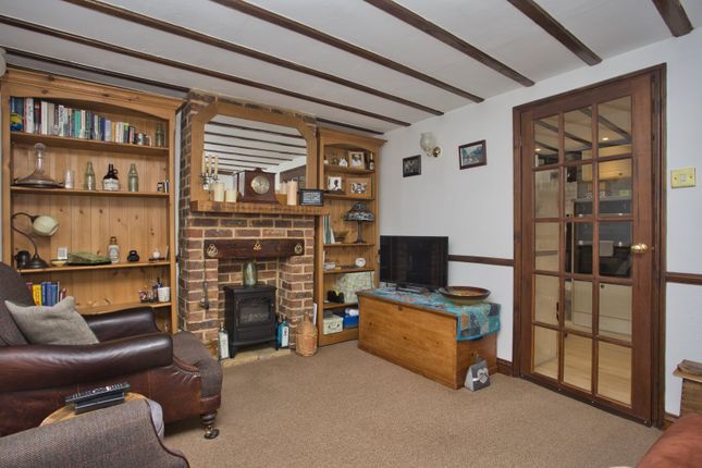 The Old Cottage, 1A, George Alley, Kent photo 2