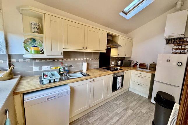 2 Argoed, Llanbedrog photo 4