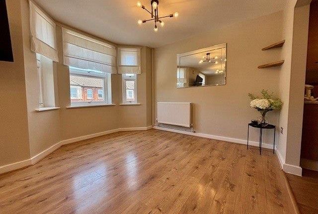 2-bed flat on Flat 5, 27 Britannia Road, Brentwood, £1,450/mo